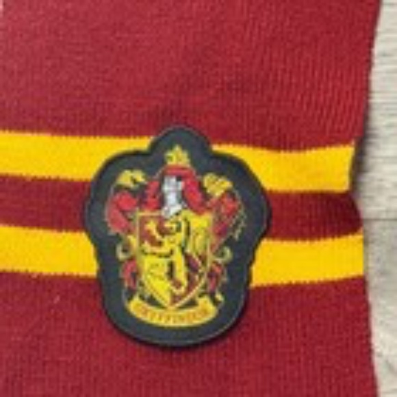 Harry Potter Wizarding World Gryffindor Scarf - Picture 2 of 3